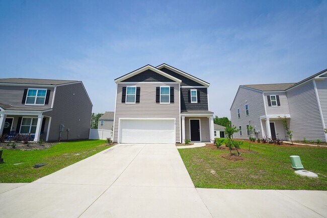 Building Photo - AVAILABLE NOW!