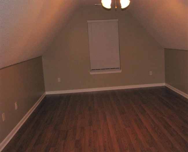 Building Photo - 2765 Rutherford Dr