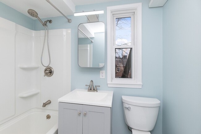 Building Photo - 16R Union St