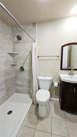 Building Photo - 1010 La Fontana