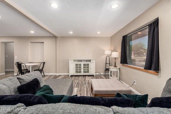 Building Photo - Charming 3bed/2 bath home located in the heart of Tucson, just minutes from the University of Ari...