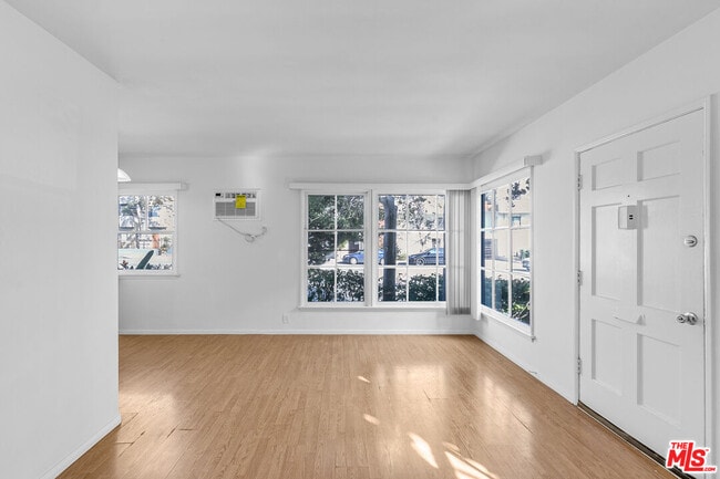 Building Photo - 1623 S Bundy Dr