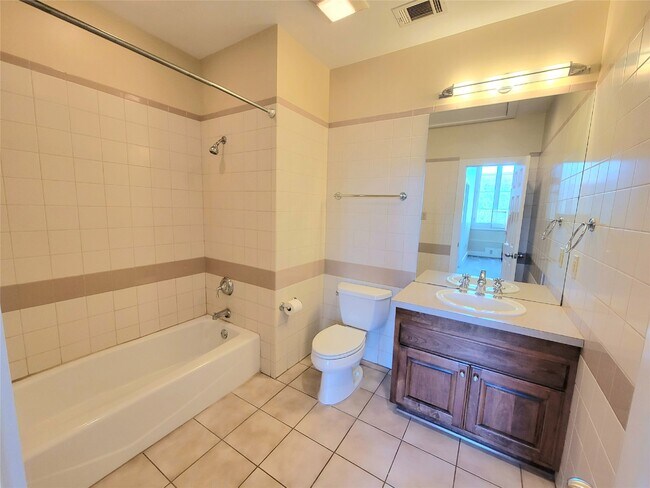 Building Photo - 2315 Harborside Dr