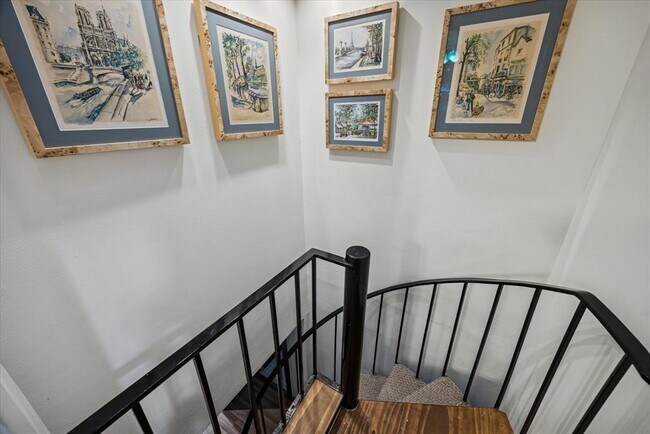 Building Photo - 6407 Lynn Ln