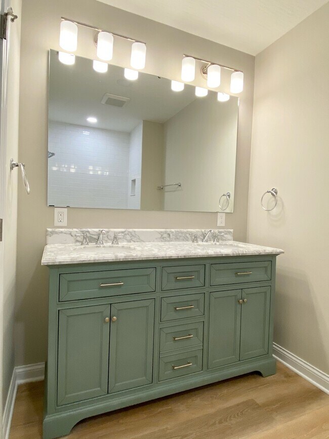 Building Photo - 980 Harrison Ave