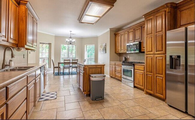 Building Photo - Executive Home for Rent 7 Acres with Resort Style Amenities