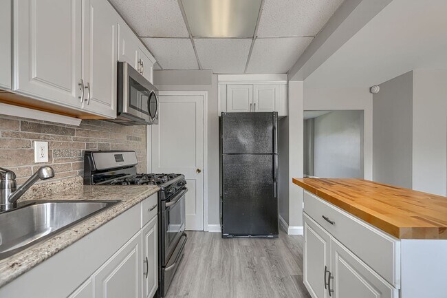 Building Photo - 2230 Coralthorn Rd