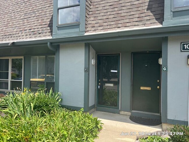 Primary Photo - Hearthsone Condo