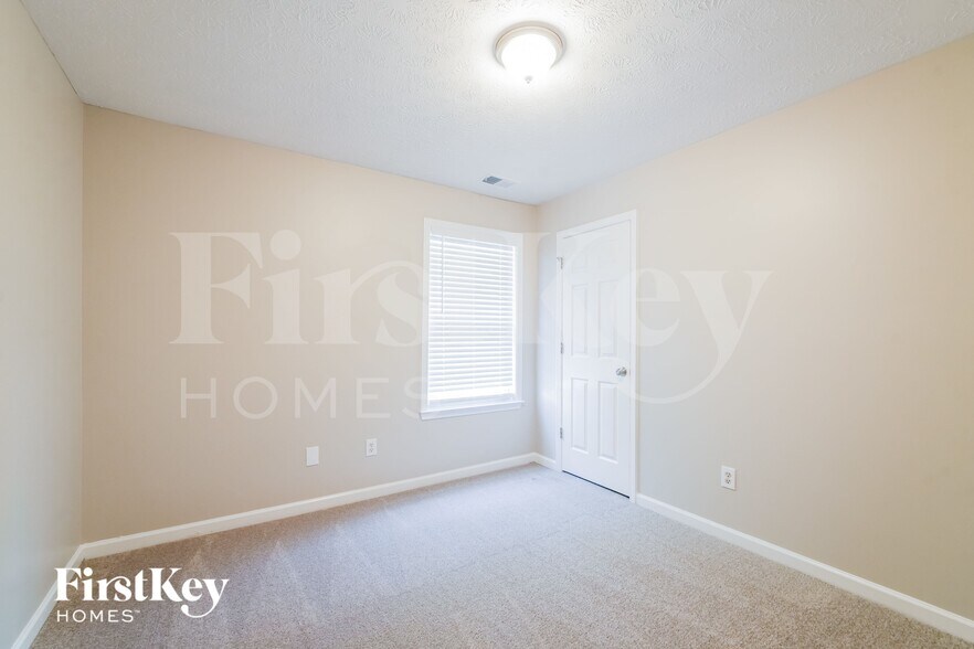 Building Photo - 3717 Southwick Dr NW