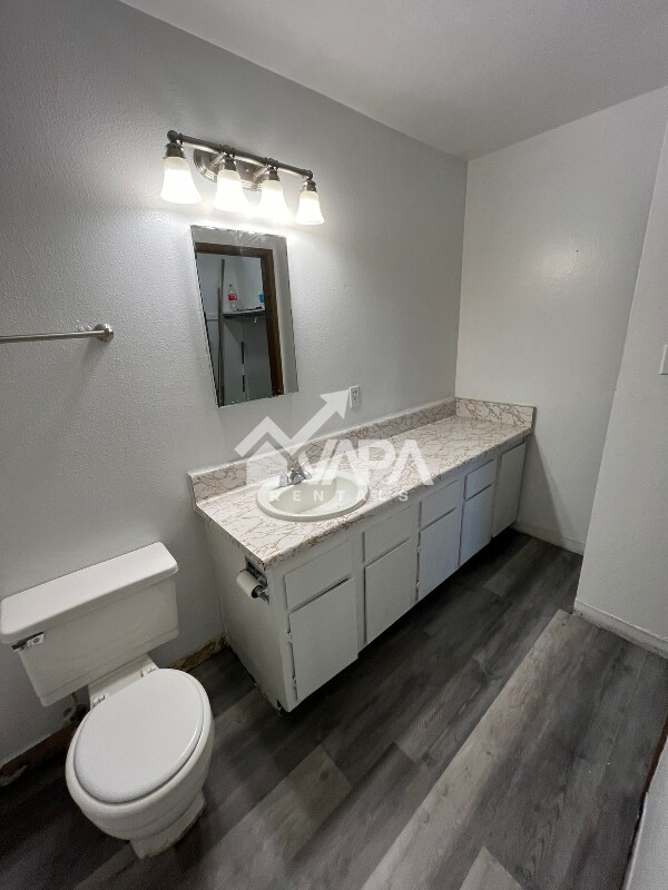 Building Photo - 6311 N Barcelona Ct