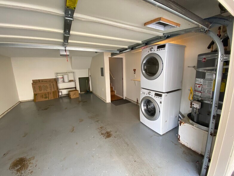Building Photo - 8791 Gilman Dr
