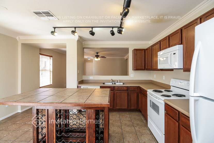 Building Photo - 1813 N 94th Ave