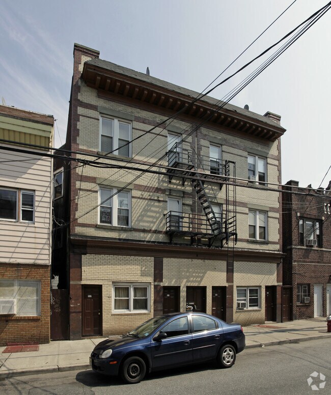 Primary Photo - 1130-1132 Summit Ave