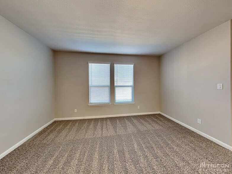 Building Photo - 4808 Bronzeleaf Ln