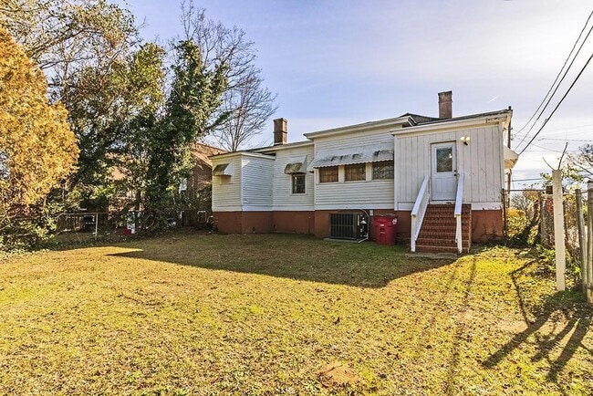 Building Photo - 2497 Napier Ave