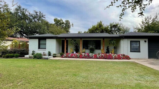 Building Photo - 983 Roaring Springs Rd