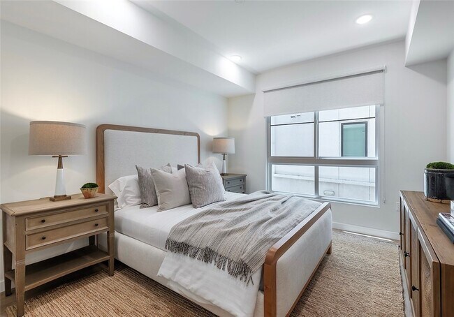 Building Photo - 1303 Orange Grove Ave