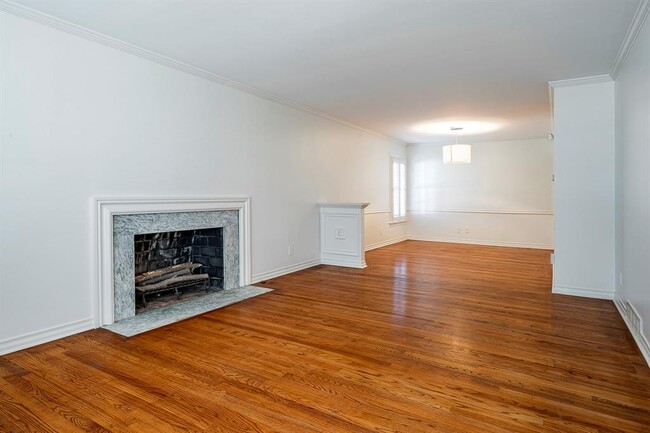 Building Photo - 6605 Deloache Ave