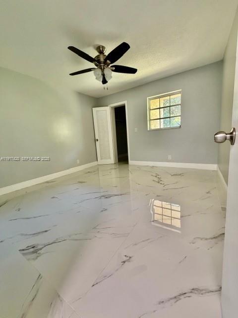 Building Photo - 3064 Riverside Dr