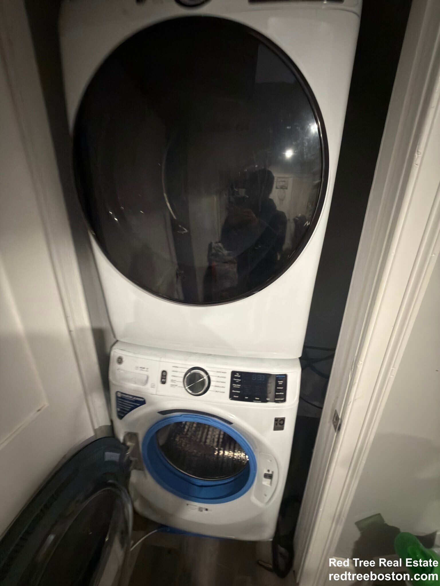 Building Photo - 156 Hillside St