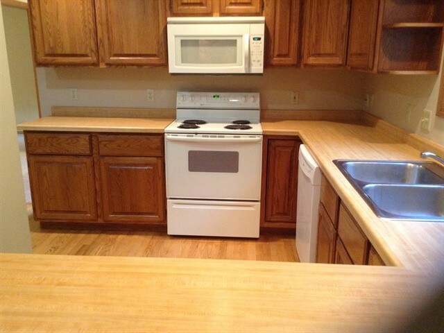 Building Photo - 430 E Clancy St