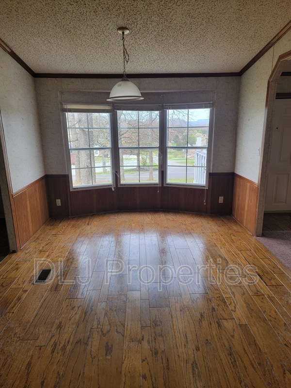 Building Photo - 2149 McCleary Rd