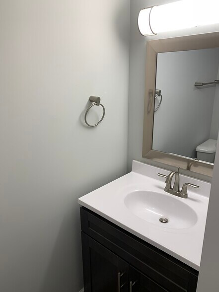 Building Photo - 4108 Greenbriar Rd