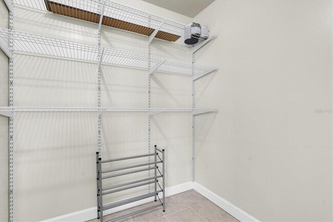 Building Photo - 701 Poinsettia Rd