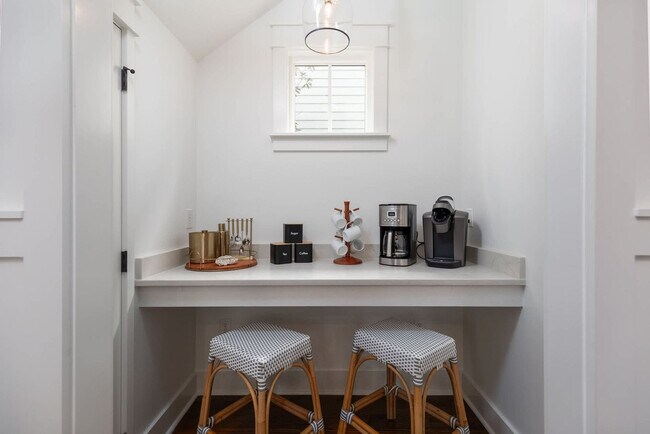 Building Photo - 80 East Royal Fern Way