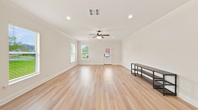 Building Photo - 7211 Kenilworth Crossing Ave