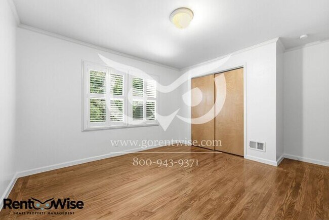 Building Photo - 190 Forest Knolls Dr