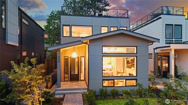 Building Photo - 246 5th Ave W
