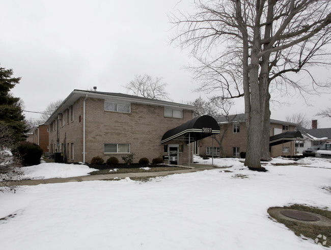 Building Photo - Broadway Grove Apartments