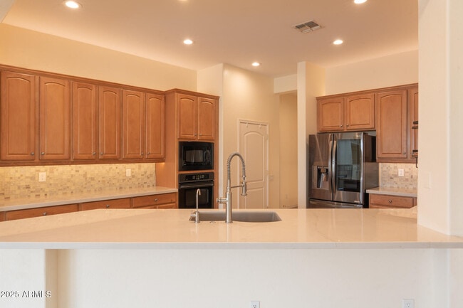 Building Photo - 13417 W La Vina Dr