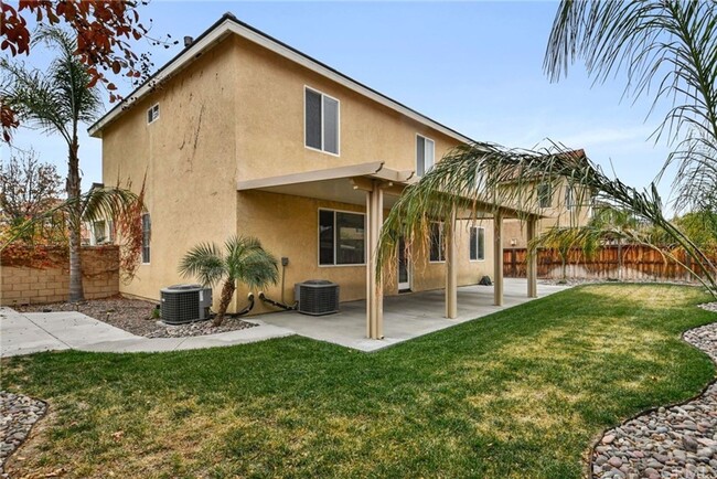 Building Photo - Spacious San Jacinto Home!