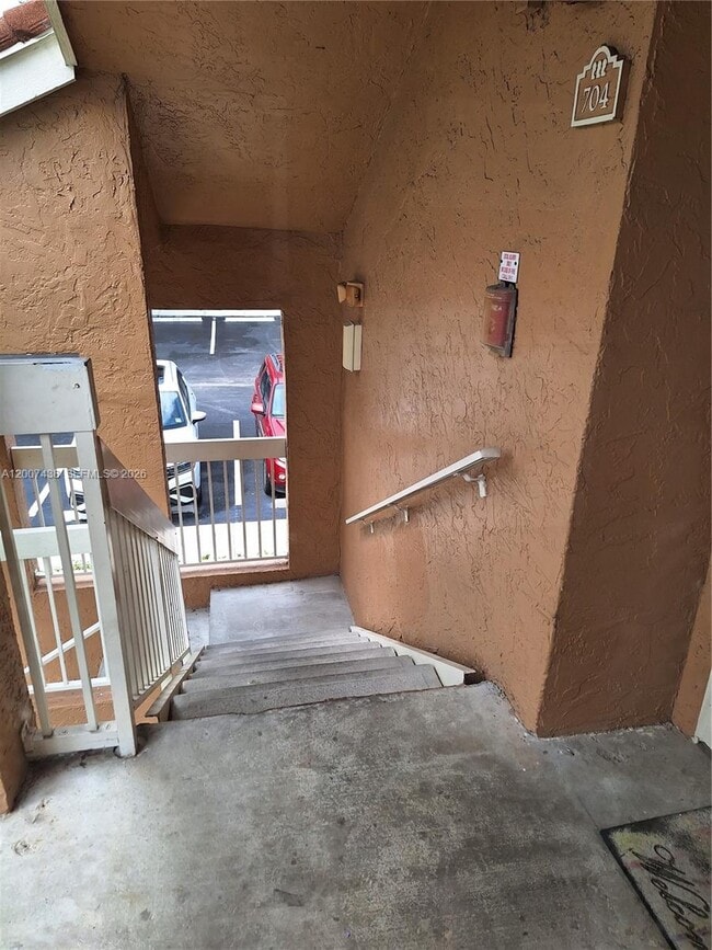 Building Photo - 704 NW 92nd Ave