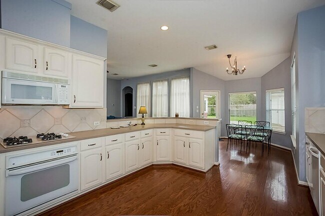 Building Photo - 6105 Jordan Dr