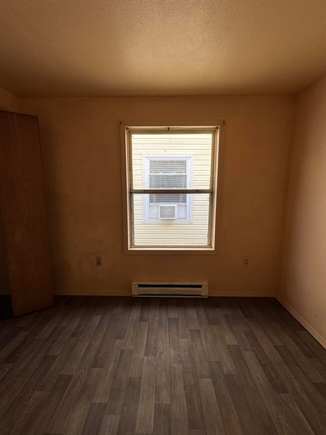 Building Photo - 391 Pacific Ave