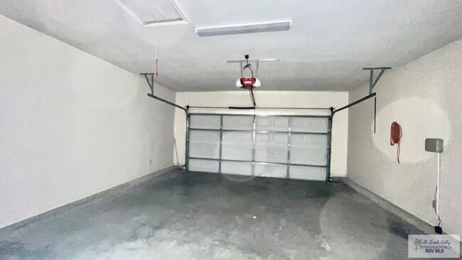 Building Photo - 25 La Paz Ct