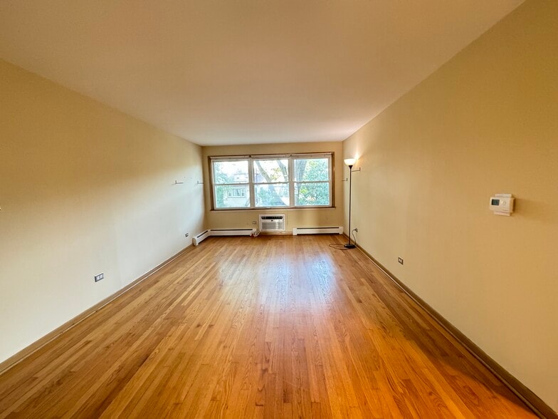 Living Room - 5651 N Miltimore Ave