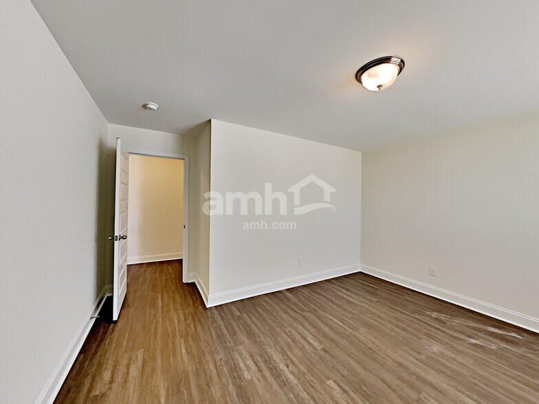 Building Photo - 5034 Mountain Springs Rd
