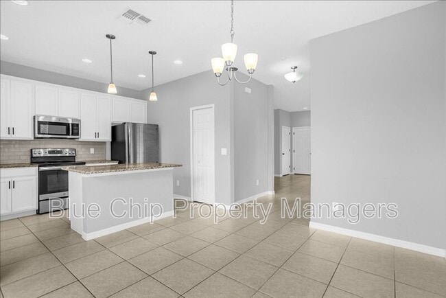 Building Photo - 6785 Tussilago Way