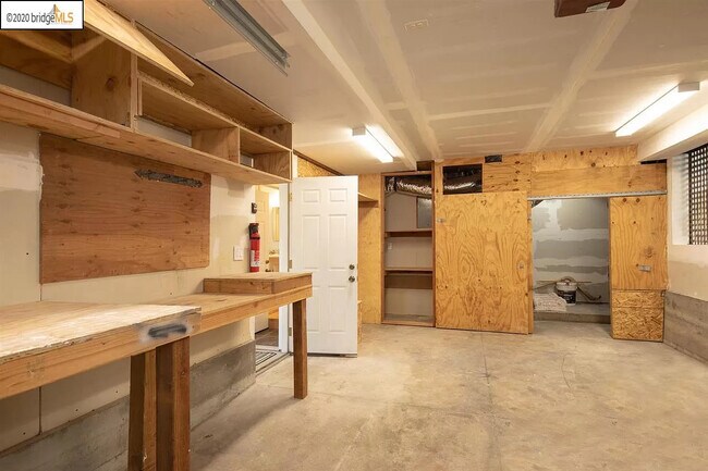 Garage/Storage Space - 3863 West St