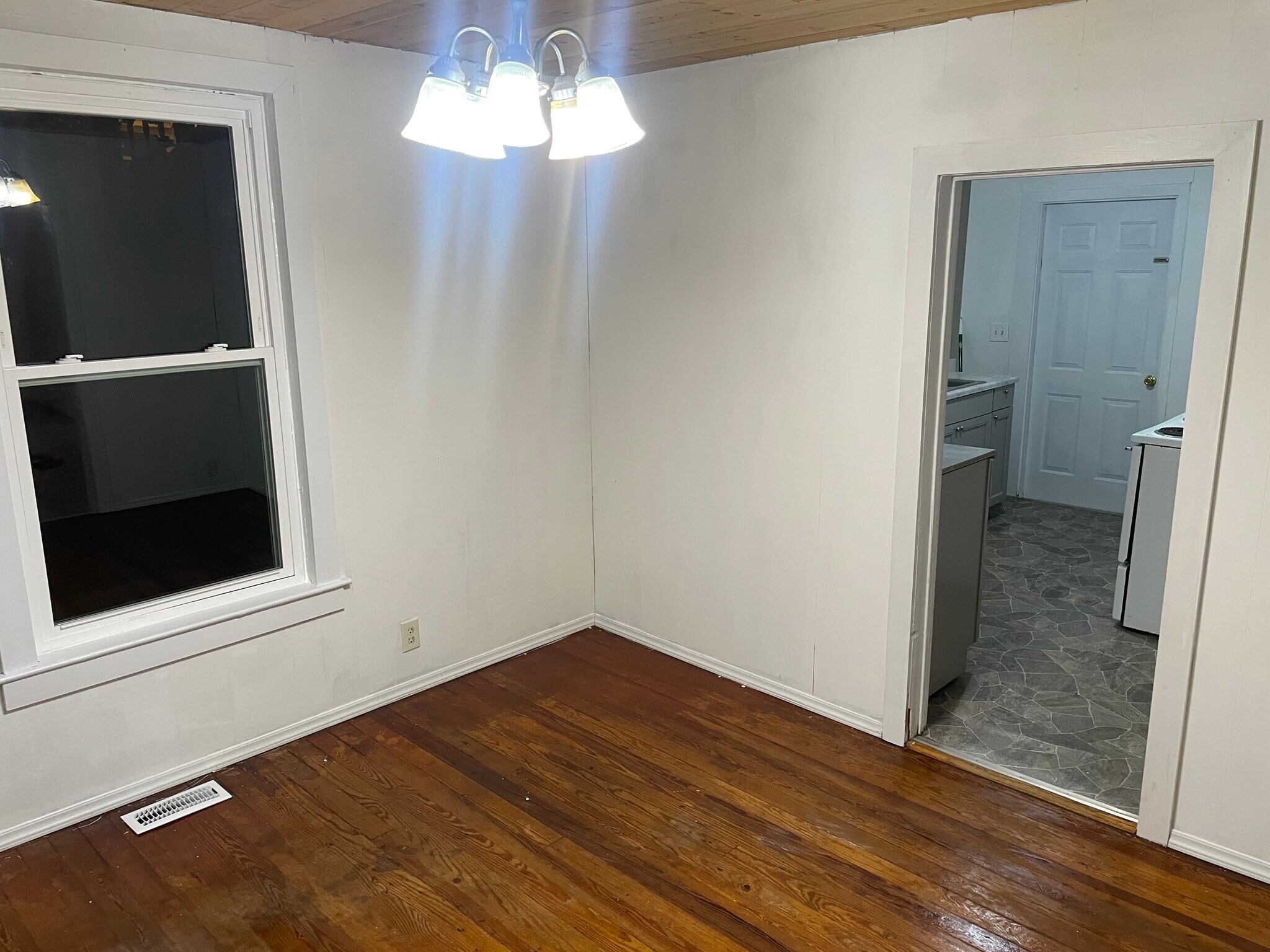 Building Photo - 74 Sunset Cir