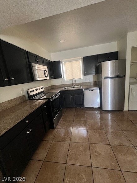 Building Photo - 3501 Rio Robles Dr