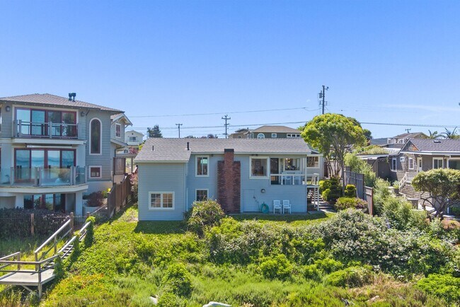 Building Photo - Oceanfront Paradise - 1BR/1BA w/ Additional Sleeping areas  Monthly Rental in Santa Cruz!  Fully ...