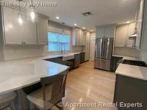 Building Photo - 41-43 Garrison Ave Unit #2