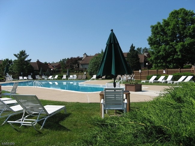 Building Photo - 250 S Ridgedale Ave