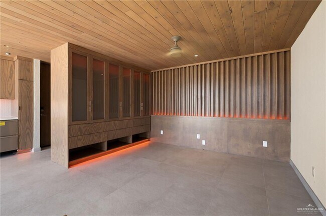 Building Photo - 1416 S 7th Ave