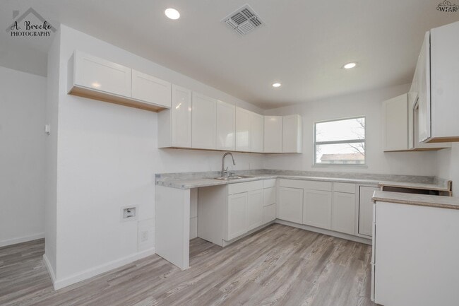 Building Photo - 1512 Grayfox Pl